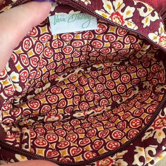 Vera Bradley Katie Bag in Medallion - Retired!! - Picture 2 of 2